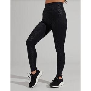 Beach Bunny Women’s Rebel Black Leopard Leggings Athleisure Yoga Size Small A11